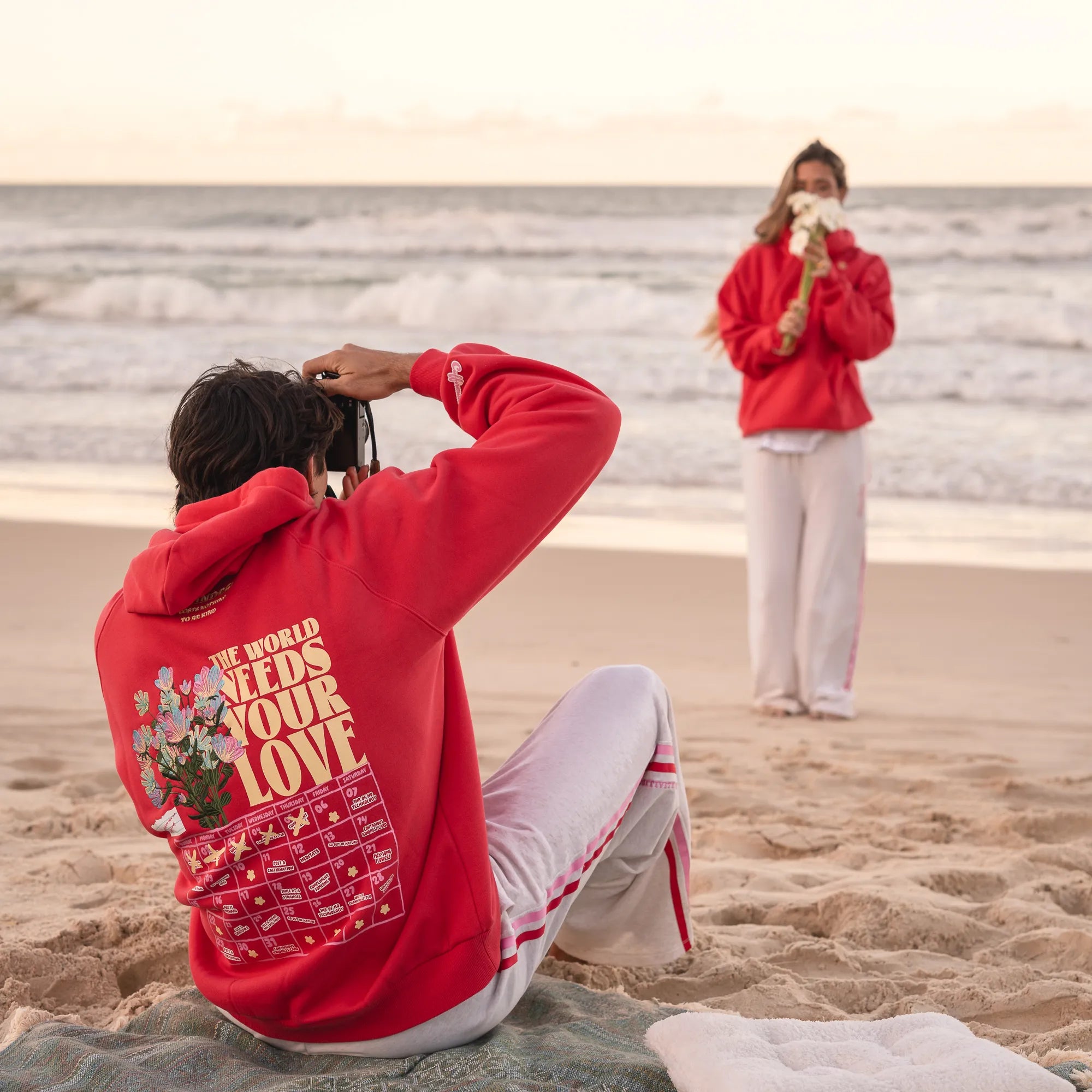 CALENDAR HOODIE - RIBBON RED